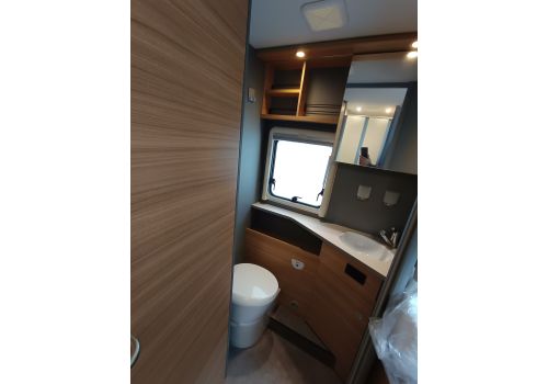 Autocaravana Perfilada DETHLEFFS 90 Just T 7052 EB de Ocasión