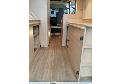 Furgoneta Cámper ROADCAR R600 modelo 2017 de Ocasión