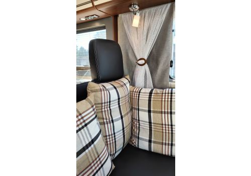 Autocaravana Integral NIESMANN BISCHOFF ARTO 88F de Ocasión