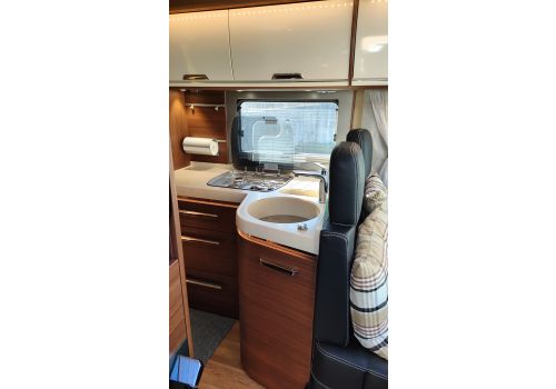 Autocaravana Integral NIESMANN BISCHOFF ARTO 88F de Ocasión