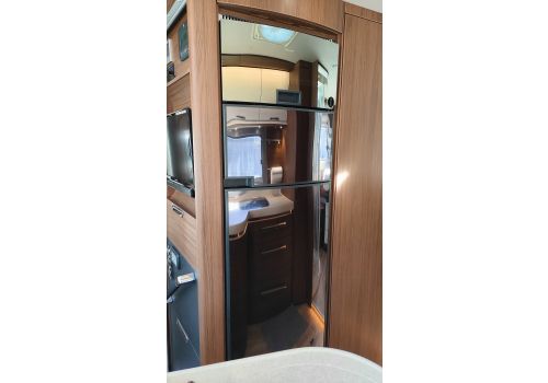 Autocaravana Integral NIESMANN BISCHOFF ARTO 88F de Ocasión