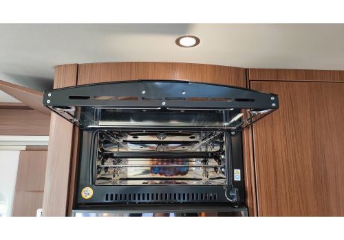 Autocaravana Integral NIESMANN BISCHOFF ARTO 88F de Ocasión