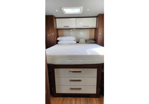 Autocaravana Integral NIESMANN BISCHOFF ARTO 88F de Ocasión