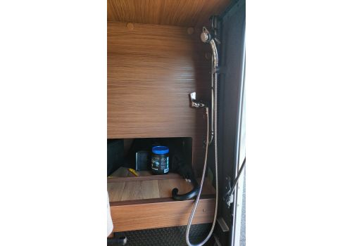 Autocaravana Integral NIESMANN BISCHOFF ARTO 88F de Ocasión