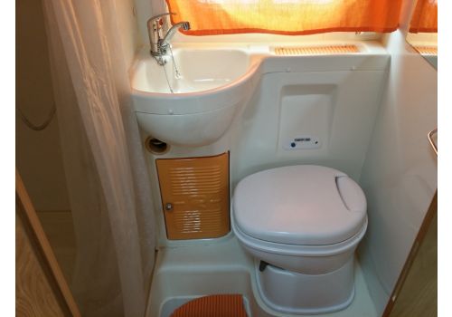 Autocaravana Perfilada RIMOR Katamarano 8P de Ocasión