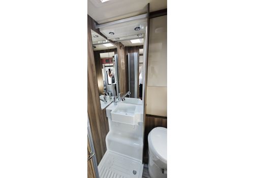 Autocaravana Capuchina ROLLER TEAM Kronos 277 M en Alquiler