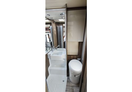 Autocaravana Capuchina ROLLER TEAM Kronos 277 M en Alquiler