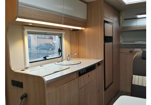 Autocaravana Capuchina SUNLIGHT A-70 con amplio garaje de Ocasión