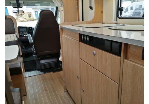 Autocaravana Capuchina SUNLIGHT A-70 con amplio garaje de Ocasión
