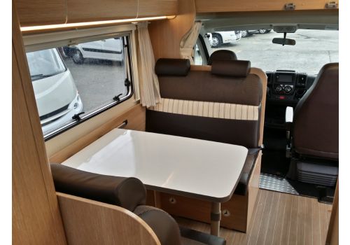 Autocaravana Capuchina SUNLIGHT A-70 con amplio garaje de Ocasión