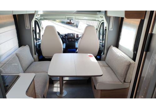 Autocaravana Perfilada DETHLEFFS Just Camp 7052 DBL de Ocasión