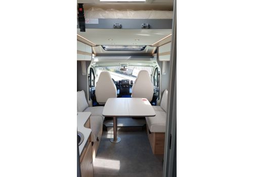 Autocaravana Perfilada DETHLEFFS Just Camp 7052 DBL de Ocasión