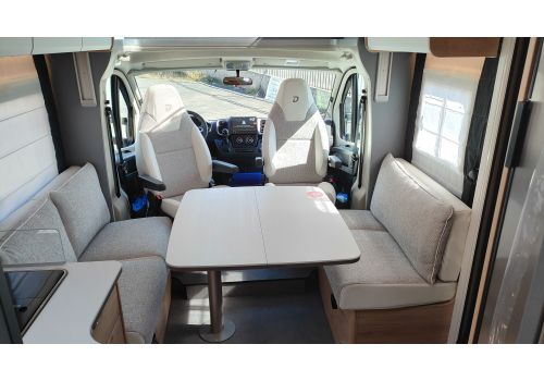 Autocaravana Perfilada DETHLEFFS Just Camp 7052 DBL de Ocasión
