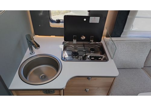 Autocaravana Perfilada DETHLEFFS Just Camp 7052 DBL de Ocasión