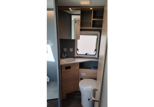 Autocaravana Perfilada DETHLEFFS Just Camp 7052 DBL de Ocasión