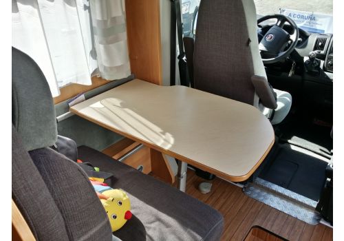 Autocaravana Perfilada DETHLEFFS Globebus T-15 de Ocasión