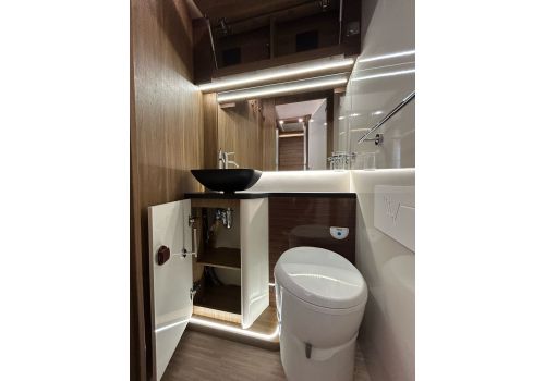 Autocaravana Integral MOBILVETTA K-Yatch Tekno Line 90 de Ocasión
