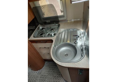 Autocaravana Integral BURSTNER Aviano i727 de Ocasión