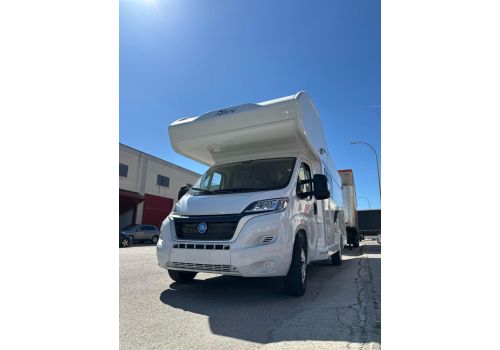 Autocaravana Capuchina SUNLIGHT BLUCAMP Ocean 650 en Alquiler