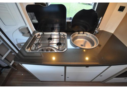 Autocaravana Capuchina SUNLIGHT BLUCAMP Ocean 650 en Alquiler