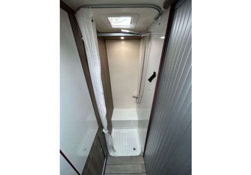 Autocaravana Perfilada ROLLER TEAM Kronos 230 TL FIT en Alquiler