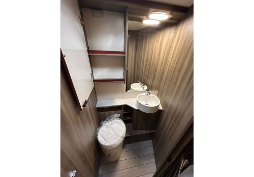 Autocaravana Perfilada ROLLER TEAM Kronos 284 TL Nueva en Venta