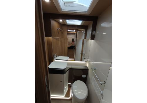 Autocaravana Integral MOBILVETTA K-Yatch Tekno Line 86 de Ocasión