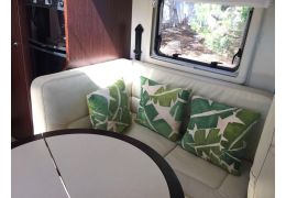 Autocaravana Capuchina BENIMAR Esterel 53 modelo 2010 de Ocasión