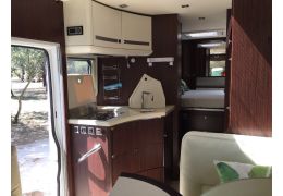 Autocaravana Capuchina BENIMAR Esterel 53 modelo 2010 de Ocasión