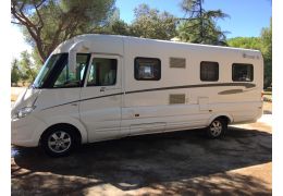 Autocaravana Capuchina BENIMAR Esterel 53 modelo 2010 de Ocasión