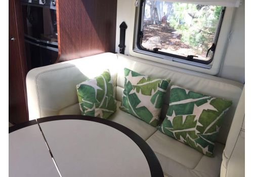 Autocaravana Integral ESTEREL Esterel 53 modelo 2010 de Ocasión