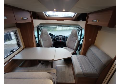 Autocaravana Perfilada WEINSBERG Carasuite 700 ME de Ocasión