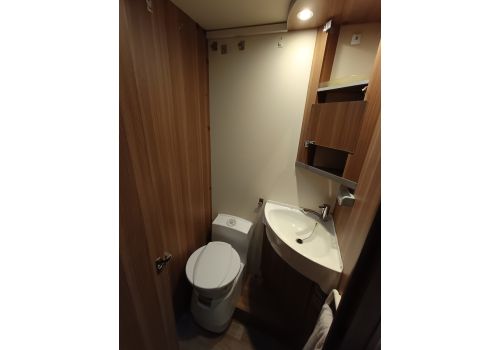 Autocaravana Perfilada WEINSBERG Carasuite 700 ME de Ocasión