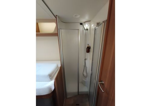 Autocaravana Perfilada WEINSBERG Carasuite 700 ME de Ocasión