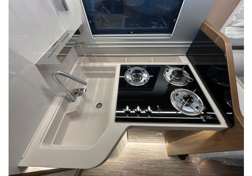 Autocaravana Integral MOBILVETTA K-Yatch Tekno Line 90 Nueva en Venta