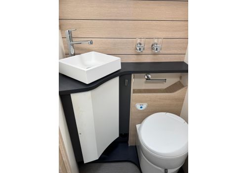 Autocaravana Integral RAPIDO Rápido 8096DF modelo 2025 de Ocasión