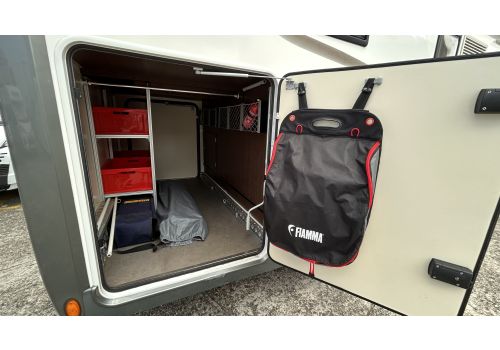 Autocaravana Integral MOBILVETTA K-Yatch Tekno Line 85 de Ocasión