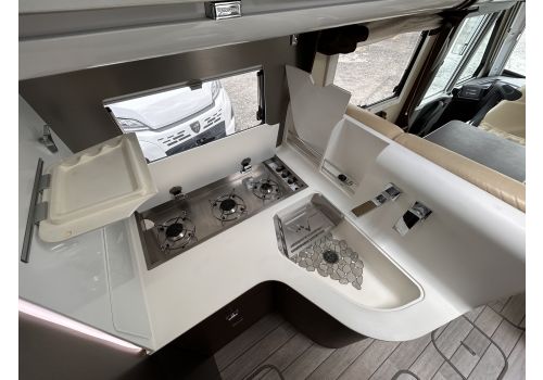 Autocaravana Integral MOBILVETTA K-Yatch Tekno Line 85 de Ocasión