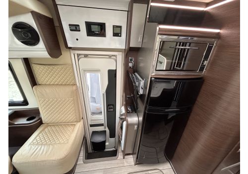 Autocaravana Integral MOBILVETTA K-Yatch Tekno Line 85 de Ocasión