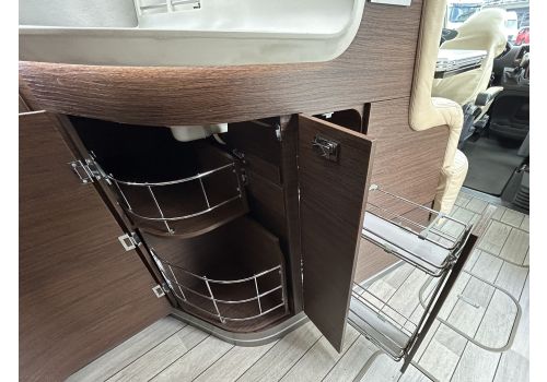 Autocaravana Integral MOBILVETTA K-Yatch Tekno Line 85 de Ocasión