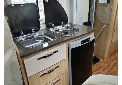 Autocaravana Perfilada ELNAGH T-loft 310 de Ocasión