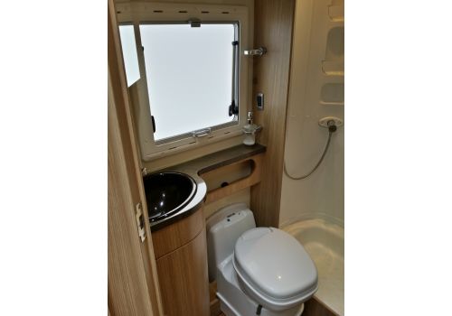 Autocaravana Perfilada ELNAGH T-loft 310 de Ocasión