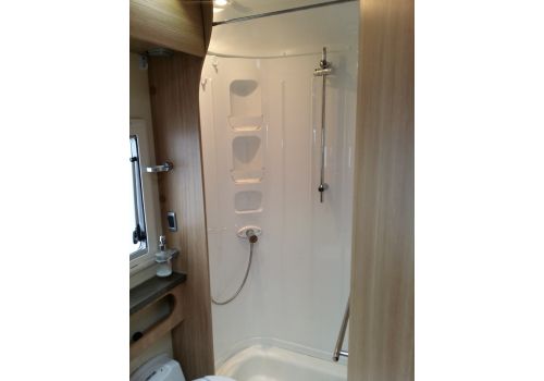 Autocaravana Perfilada ELNAGH T-loft 310 de Ocasión