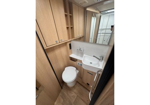 Autocaravana Integral HYMER B 680 MC de Ocasión