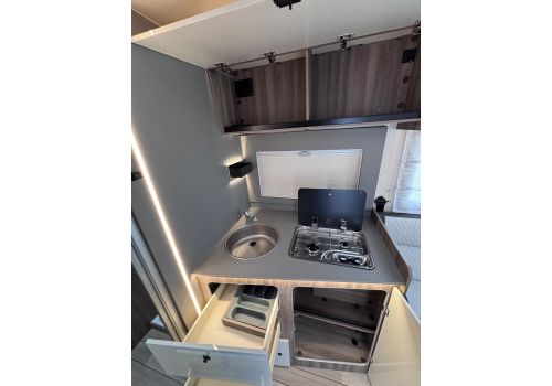 Autocaravana Perfilada ROLLER TEAM Kronos 234 TL Black Edition Nueva en Venta