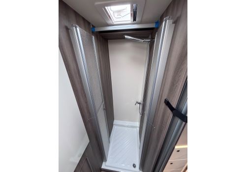 Autocaravana Perfilada ROLLER TEAM Kronos 234 TL Black Edition Nueva en Venta