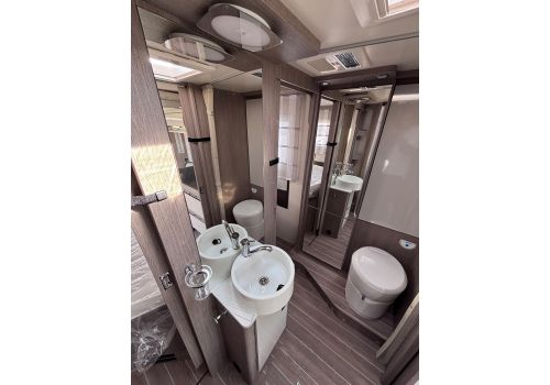 Autocaravana Perfilada ROLLER TEAM Zefiro 266 TL Power Edition Nueva en Venta