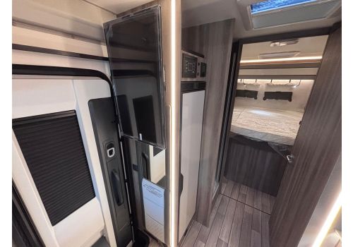 Autocaravana Perfilada ROLLER TEAM Kronos 267 TL Black Edition Nueva en Venta