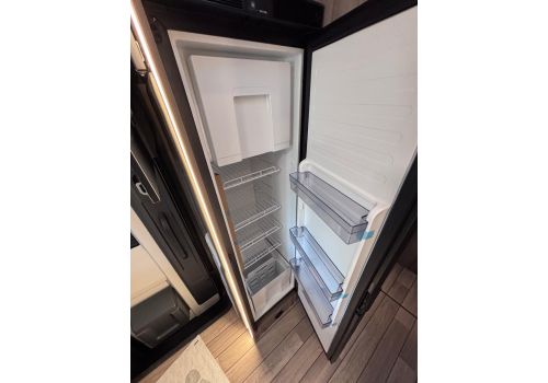 Autocaravana Perfilada ROLLER TEAM Kronos 267 TL Black Edition Nueva en Venta