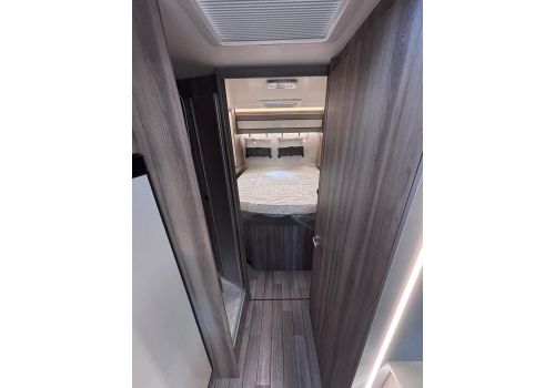 Autocaravana Perfilada ROLLER TEAM Kronos 267 TL Black Edition Nueva en Venta